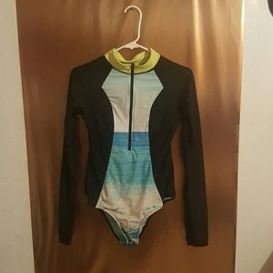 Surfing suit